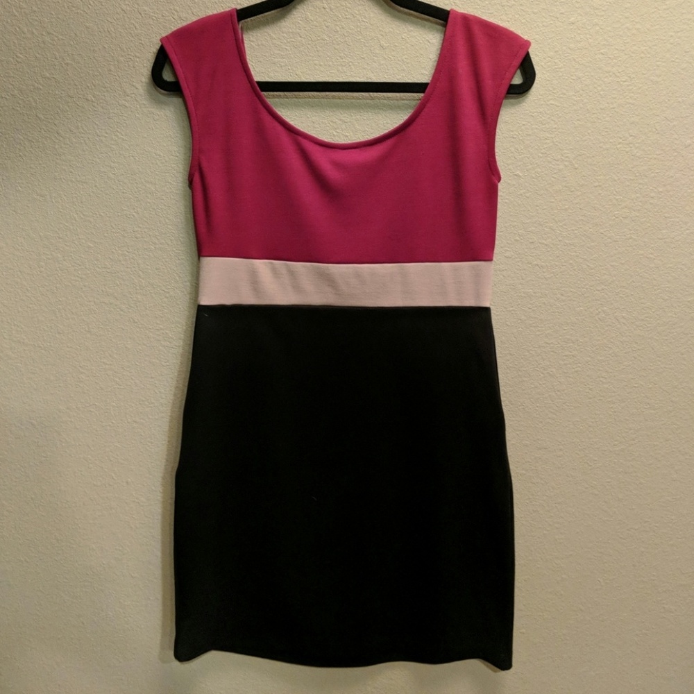 Dress - Picture 3 of 3